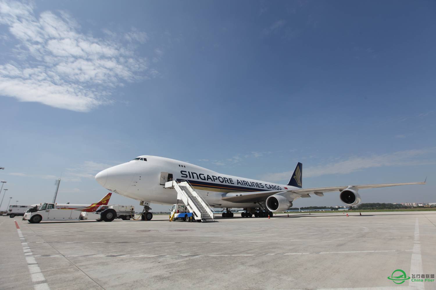 新加坡航空波音747-400货机在青岛-7445 