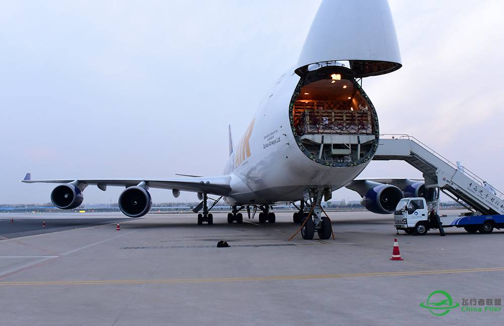 降落青岛的澳大利亚航空747货机-8286 