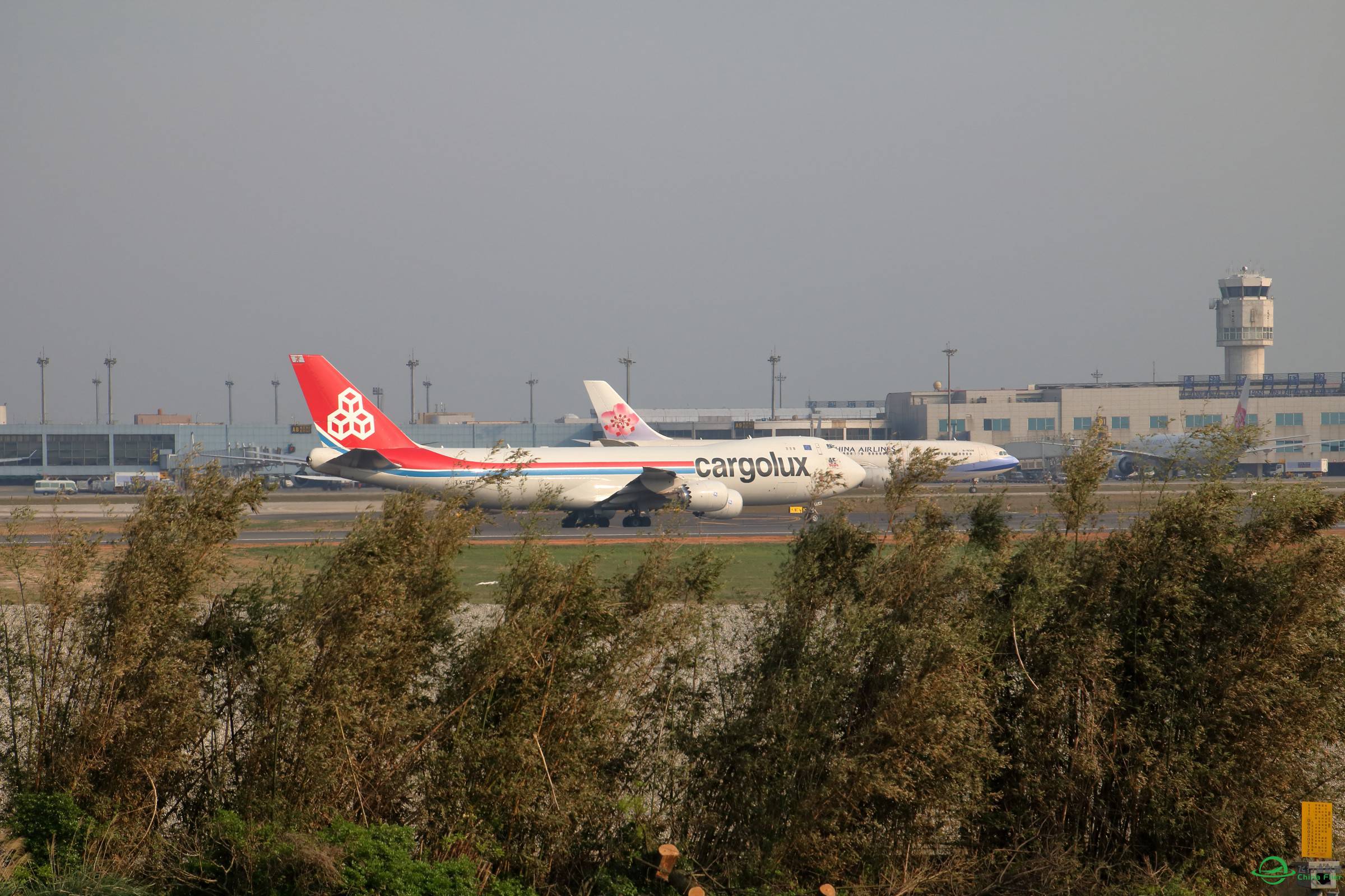 盧森堡航空748貨機-9876 