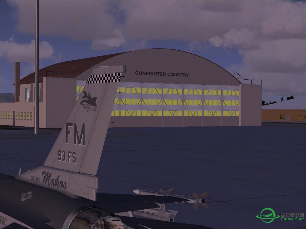 黄昏中的芒廷霍姆空军基地-9952 