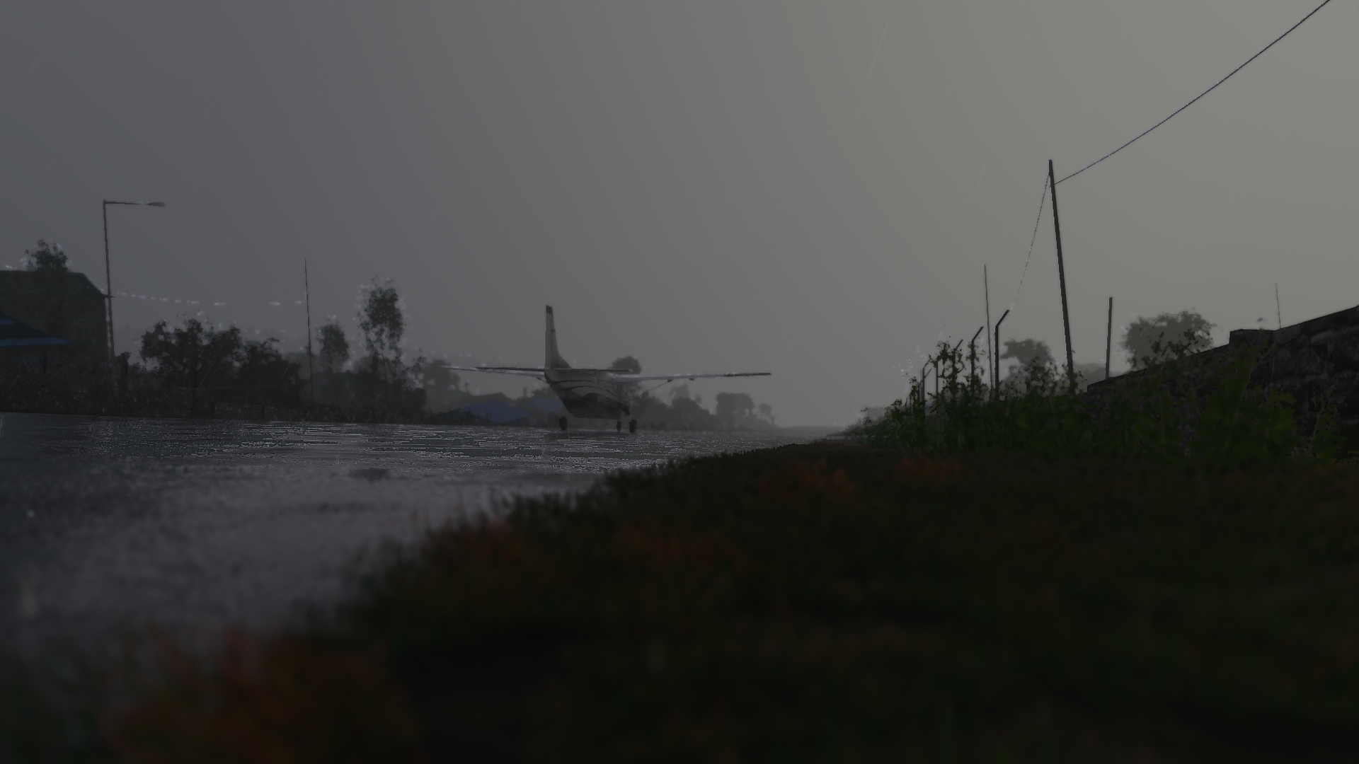 雨中的卢卡拉机场...-4725 
