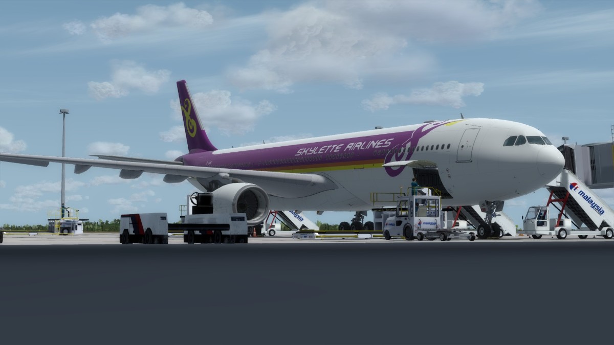 天颂航空A330-7660 