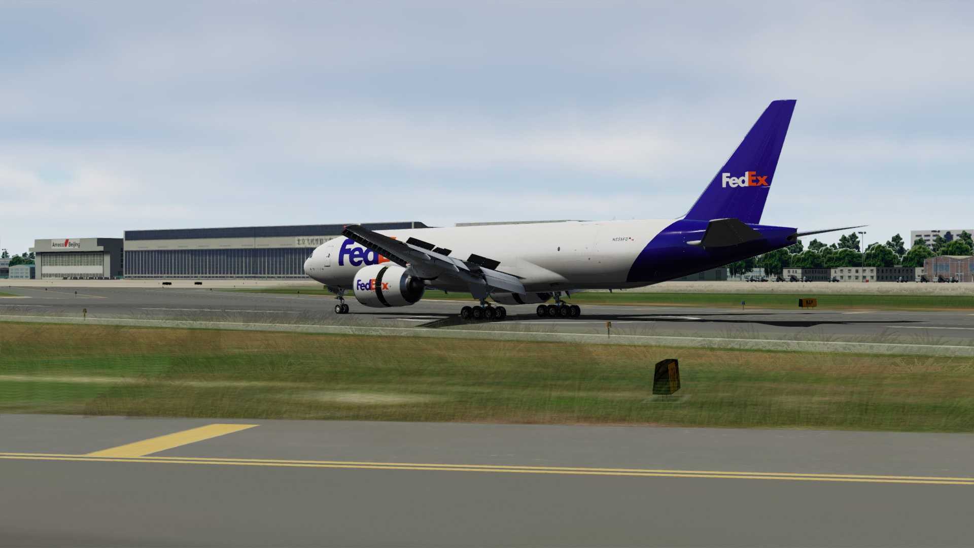 FedEx 77F降落北京首都机场-8585 