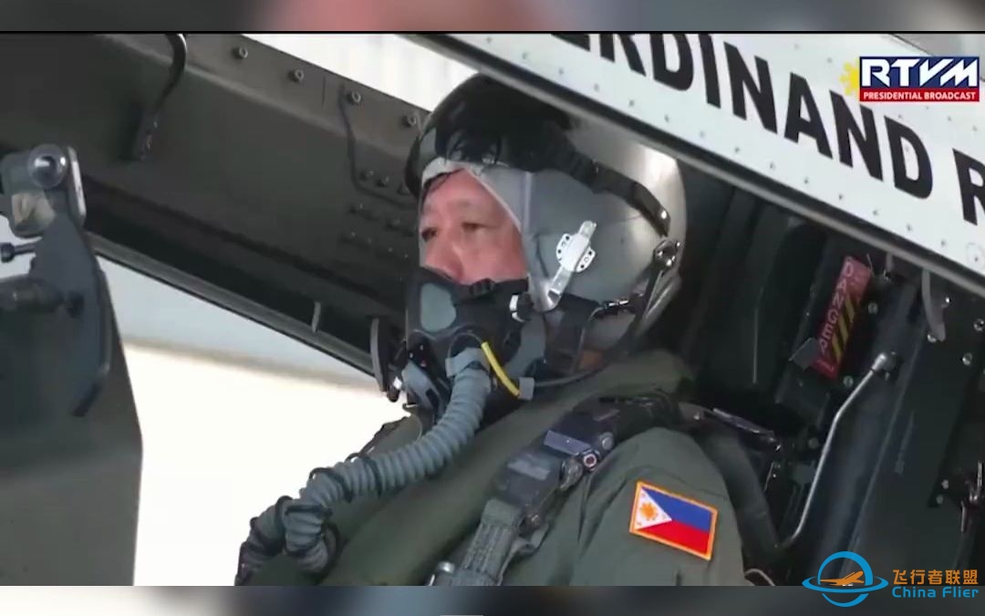 菲律宾总统马科斯进行飞行体验-2324 