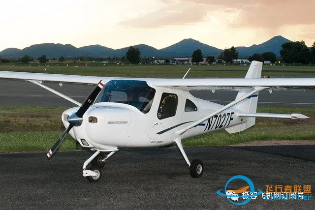 塞斯纳162轻型运动飞机,超高性价比,已成初级飞行训练和娱乐飞行的首选机型!-6109 
