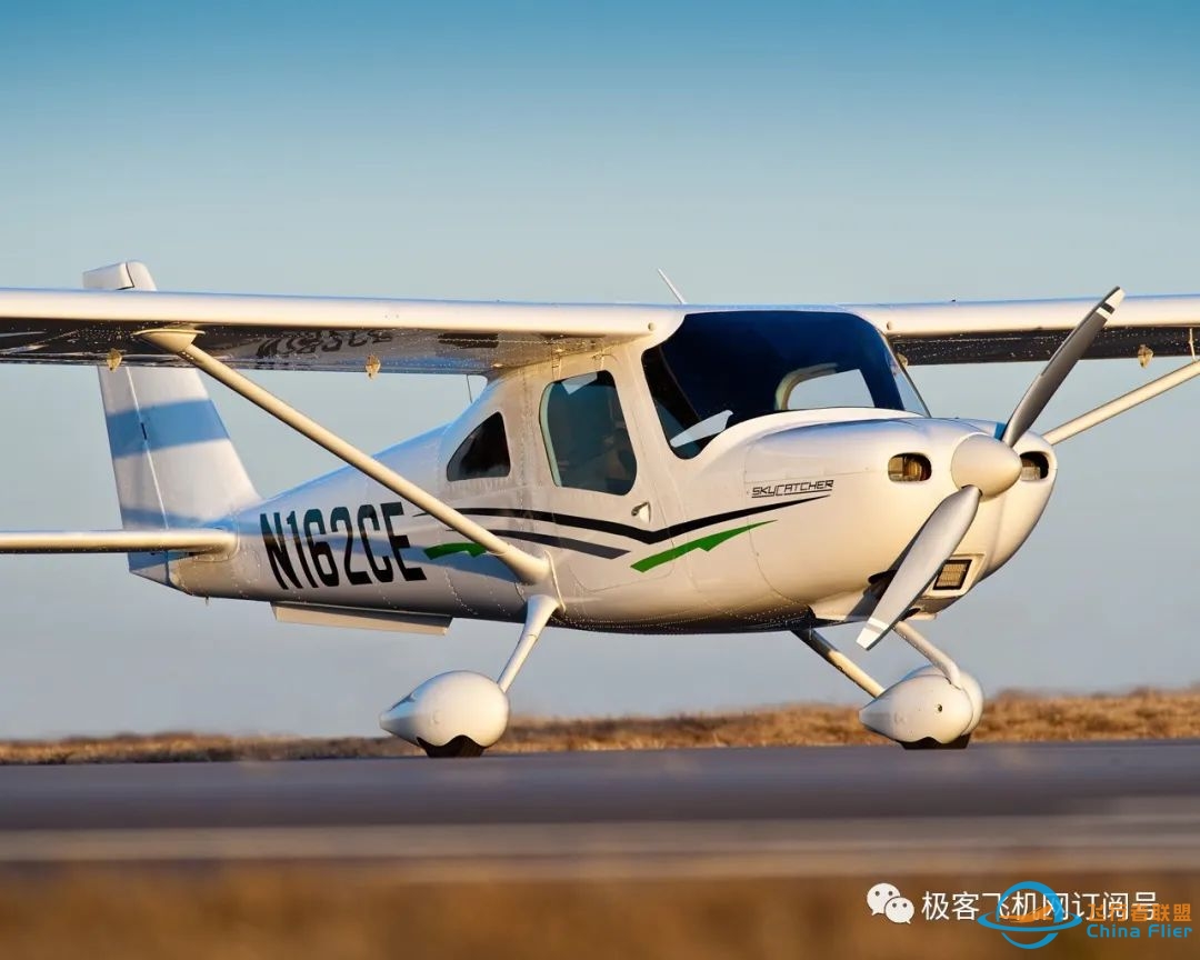 塞斯纳162轻型运动飞机,超高性价比,已成初级飞行训练和娱乐飞行的首选机型!-4683 