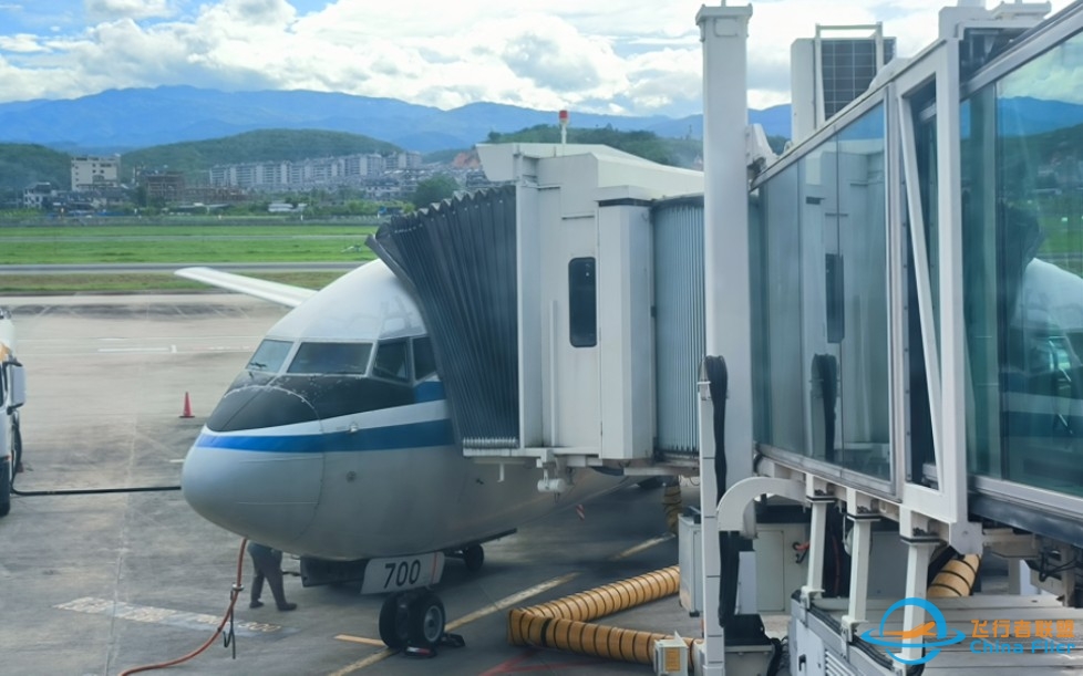 【飞行体验】【怀旧向】乘坐了中国最后的无小翼波音737飞机之一，机龄18.9年-5689 