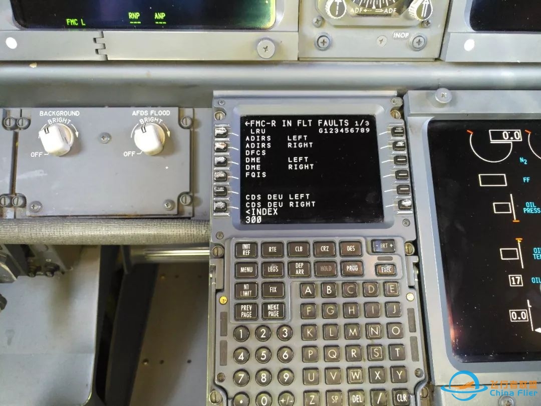 737NG FMC软件缺陷导致重启-1365 