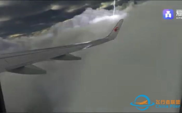 模拟飞行2020  恶劣天气穿云起飞-9547 