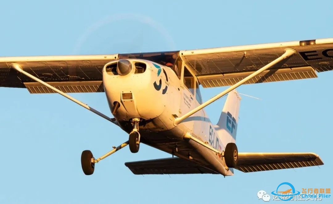 Cessna 172  塞斯纳172-5823 