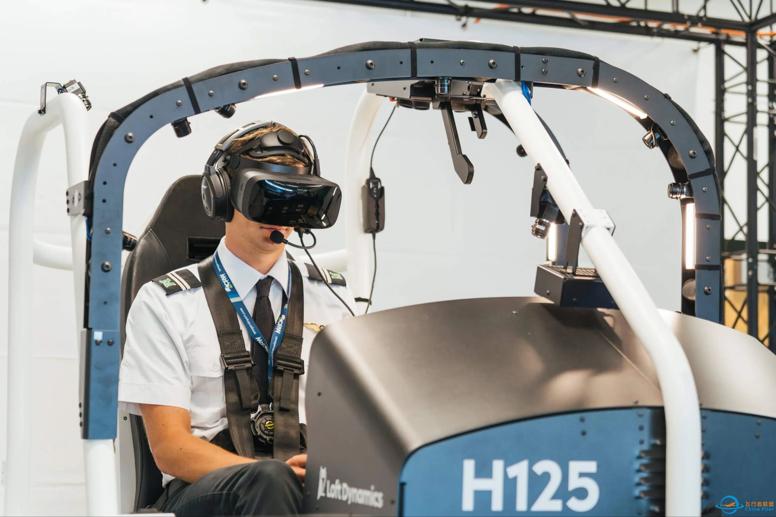 VR 飞行模拟器首次获得 FAA 认证-330 