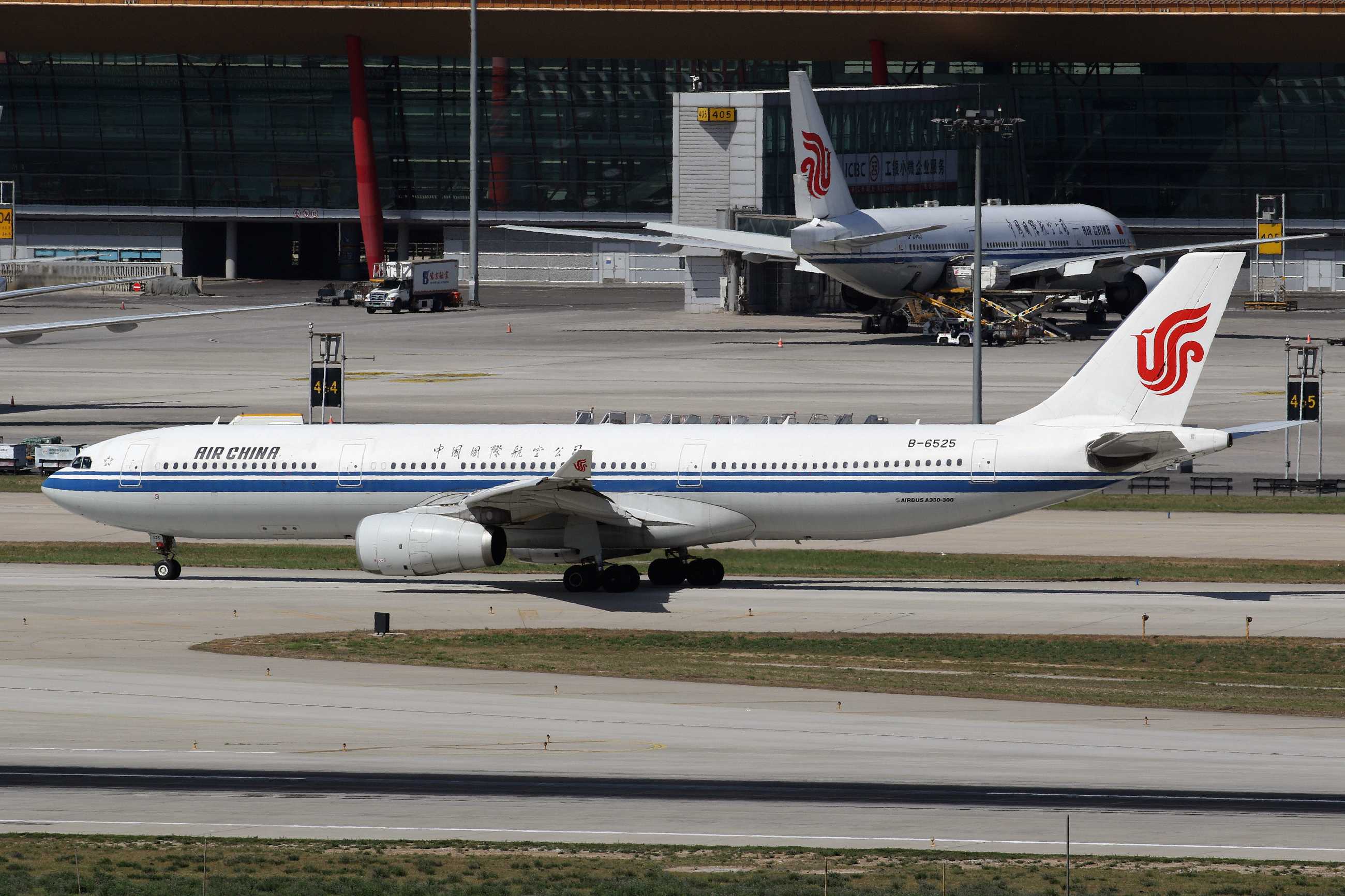 电脑翻出2016年拍的飞机3-3719 