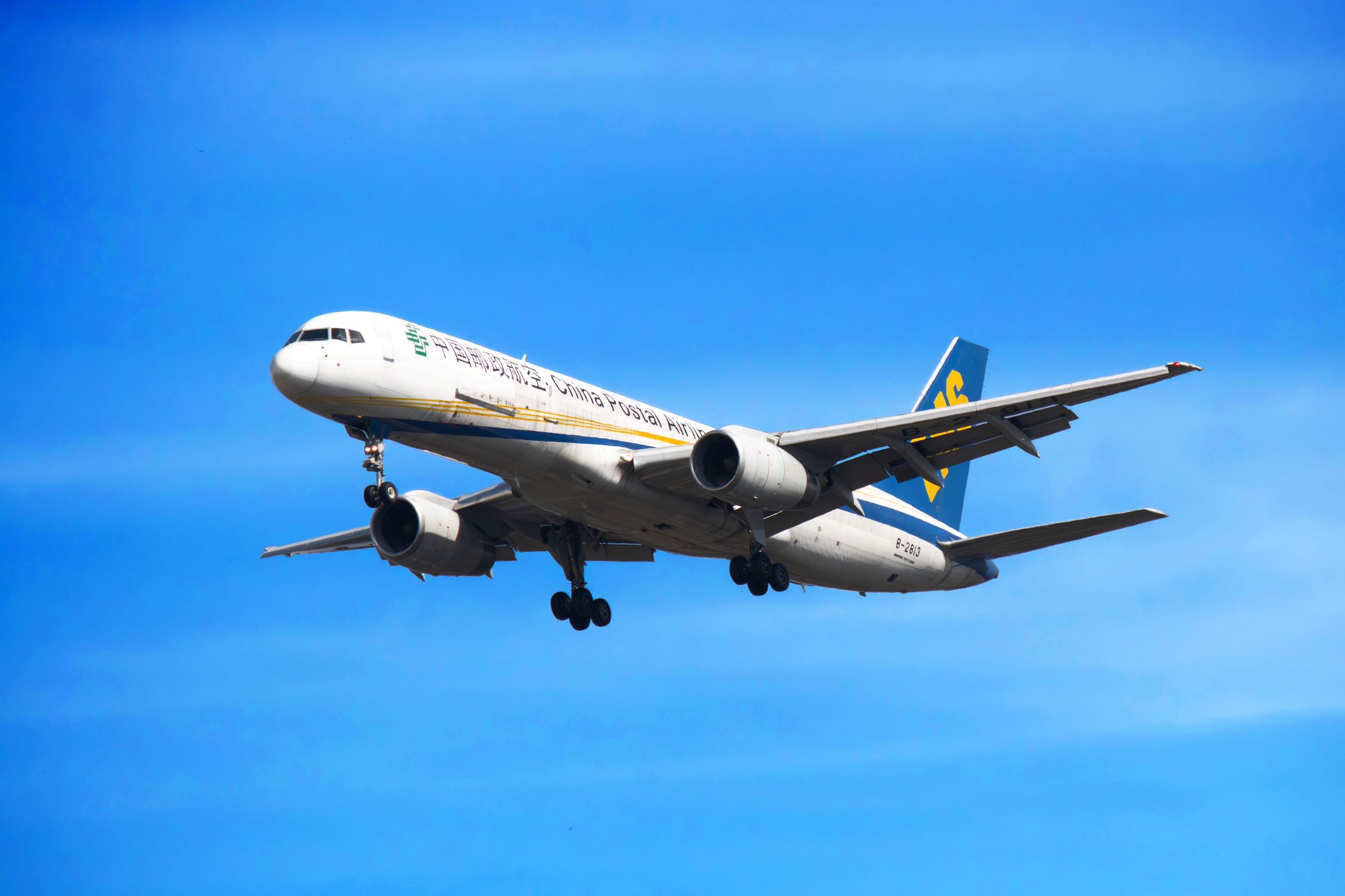 在货运活跃的757们-7801 