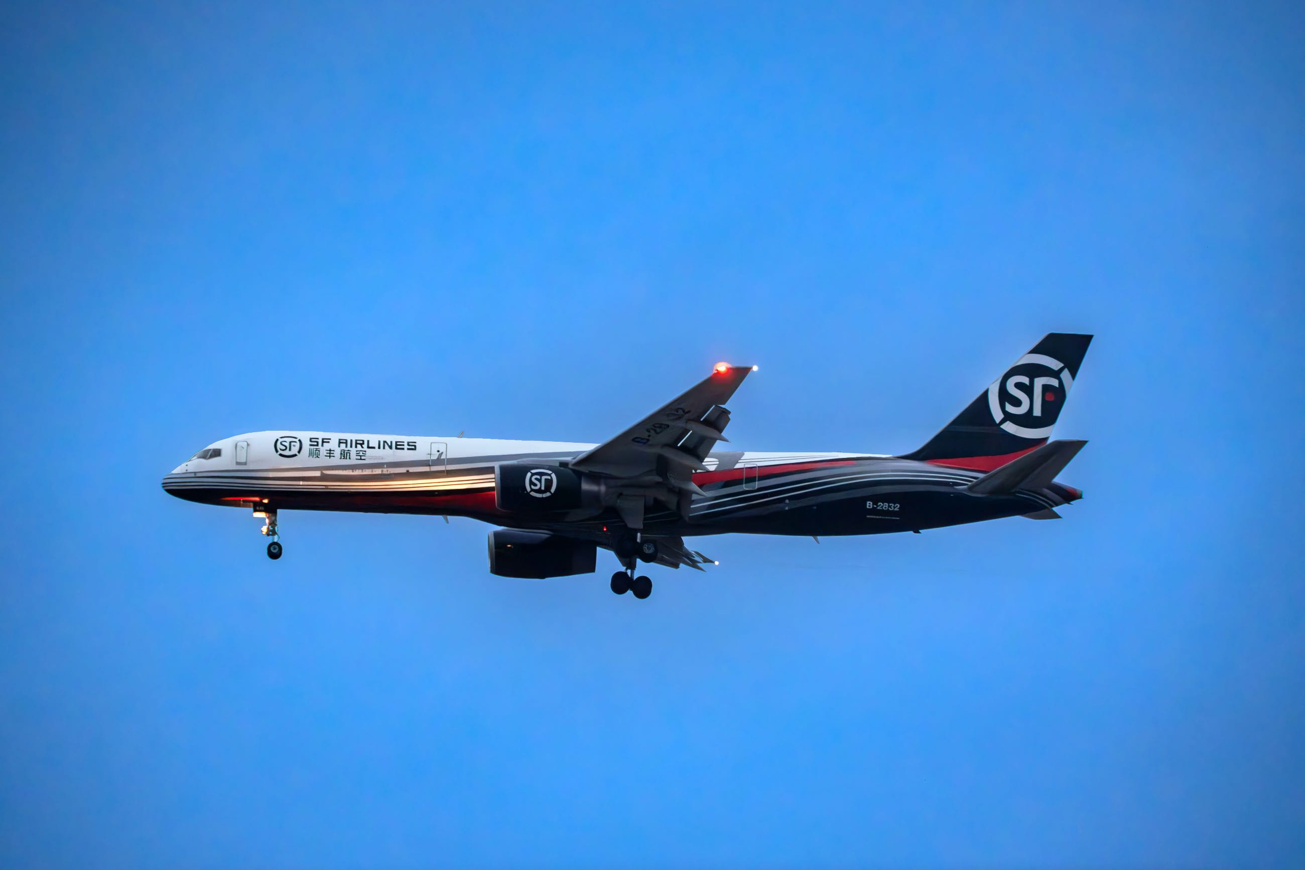 在货运活跃的757们-6075 