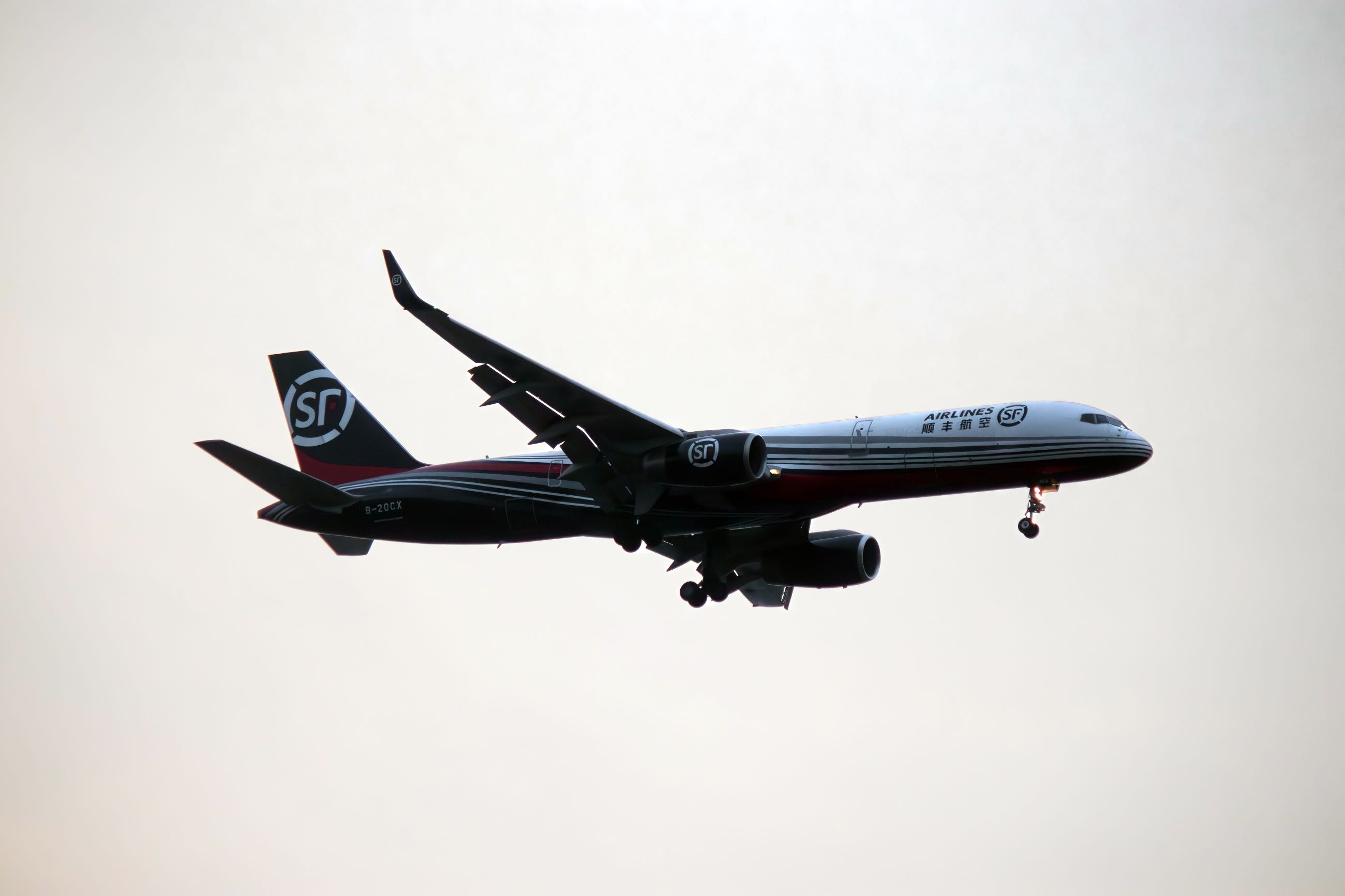 在货运活跃的757们-8177 