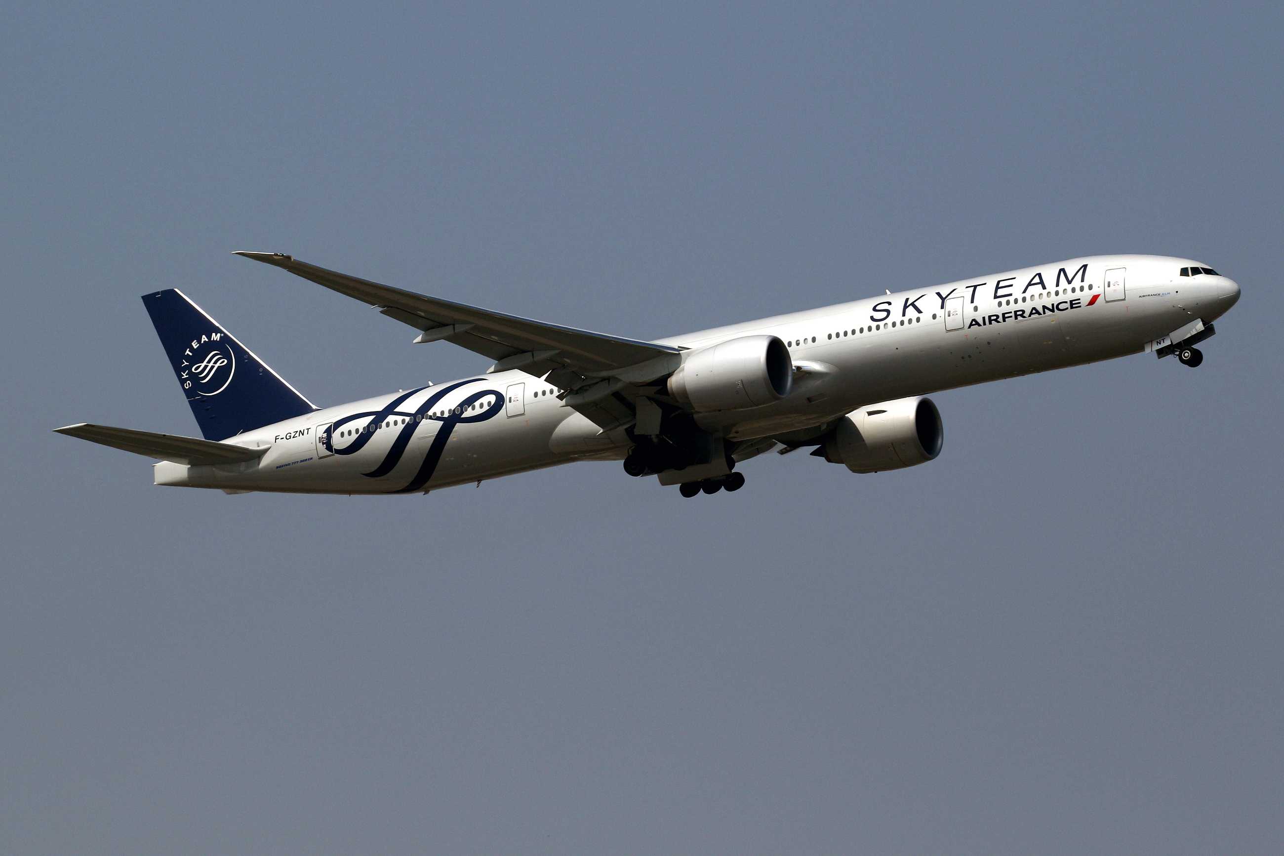 发一些十年前在首都机场拍的飞机-1044 