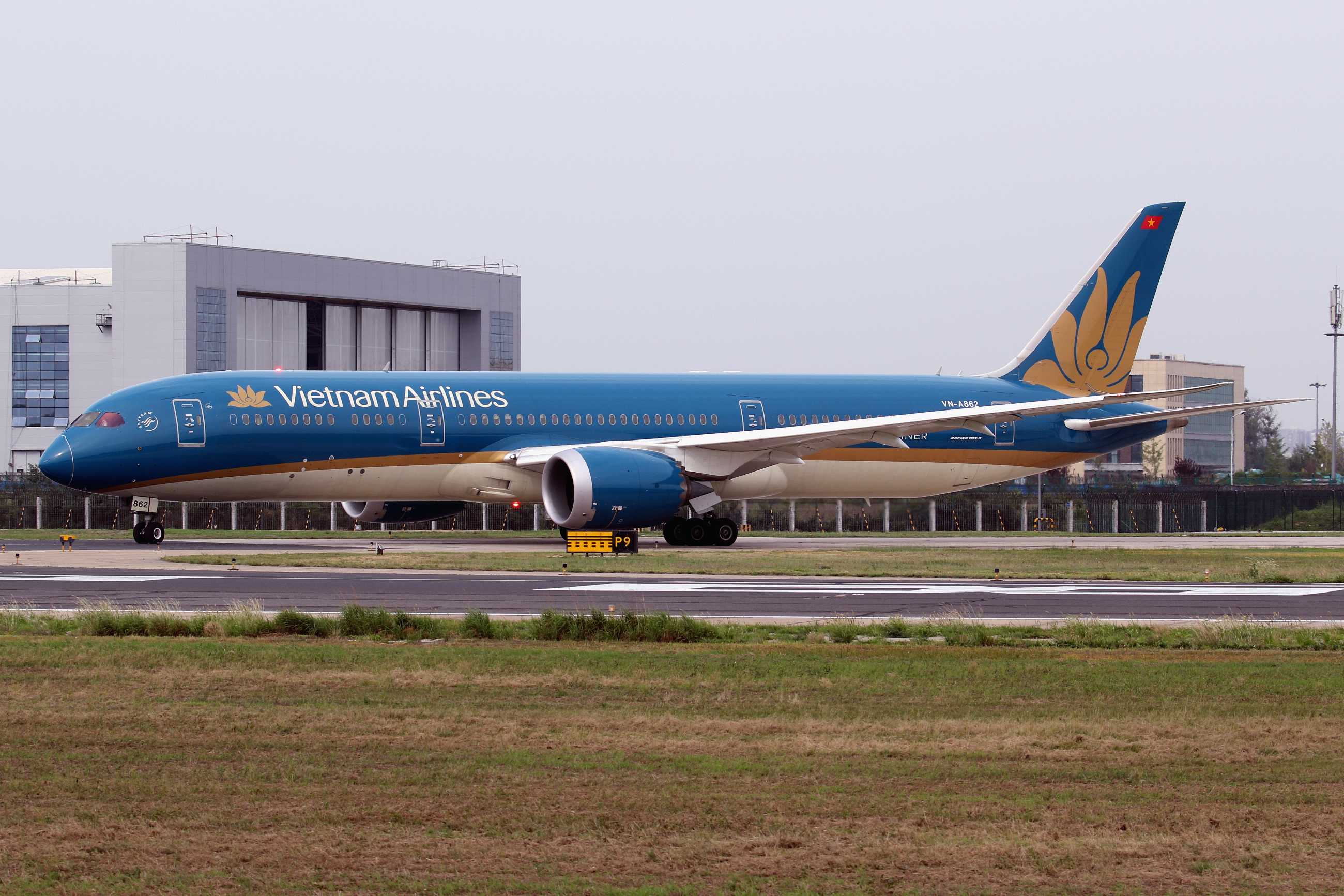 发一些十年前在首都机场拍的飞机-6419 