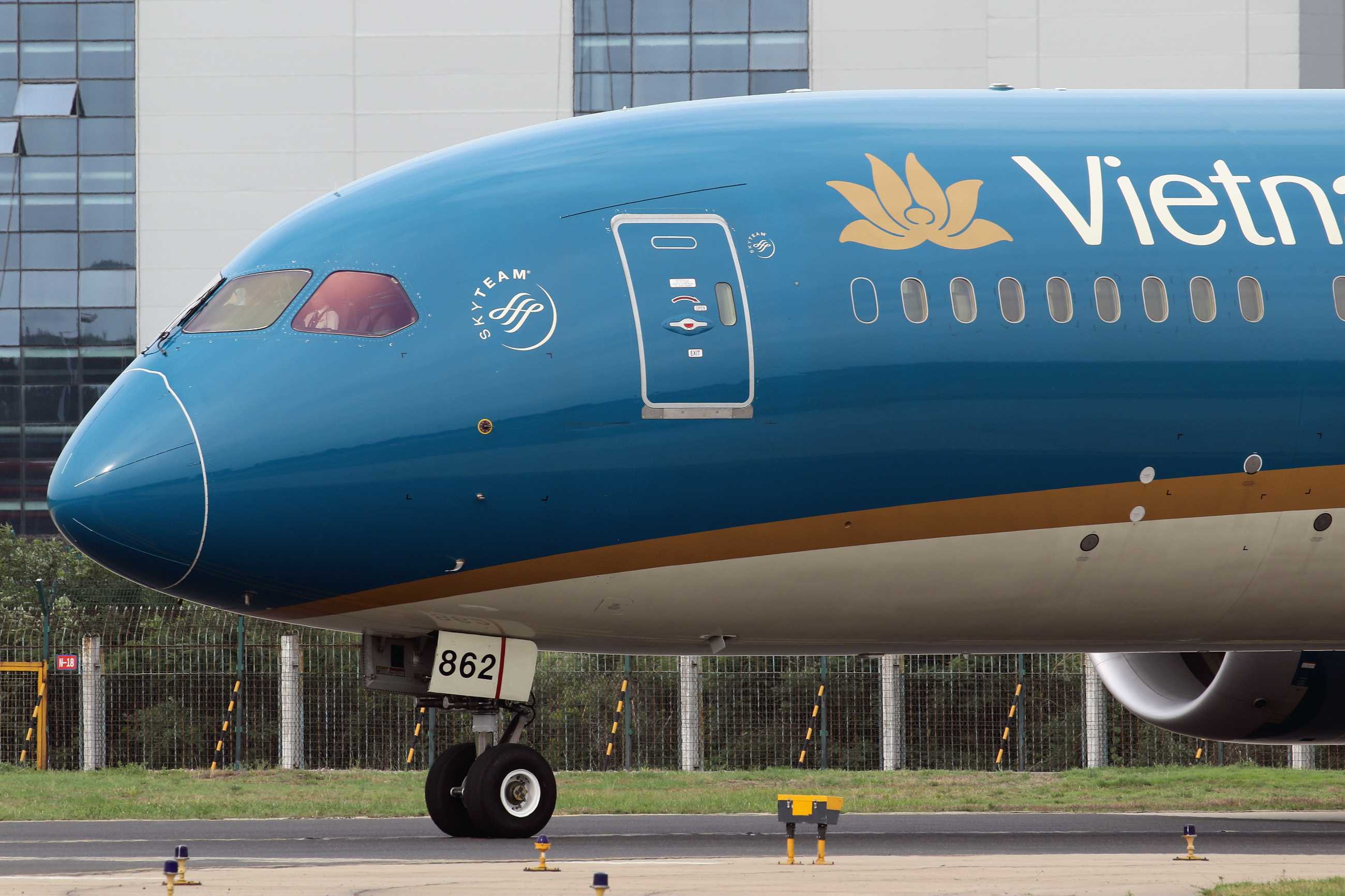 发一些十年前在首都机场拍的飞机-3705 