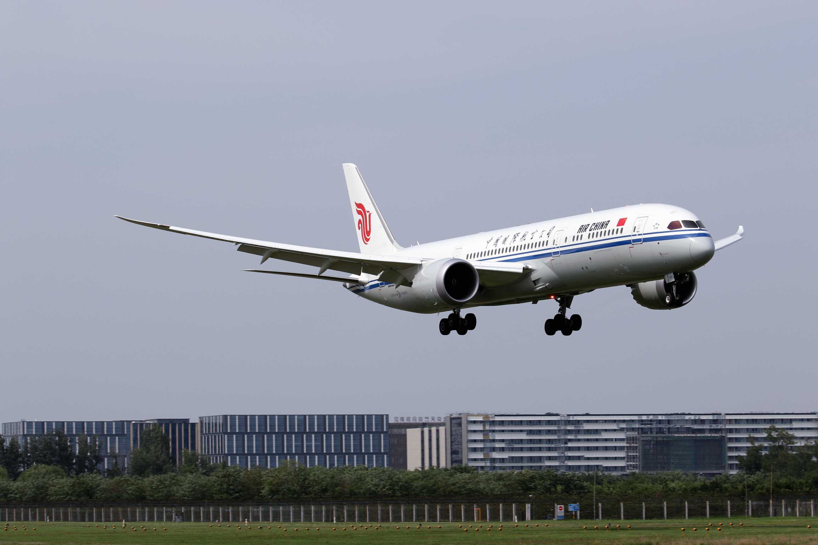 发一些十年前在首都机场拍的飞机-2741 