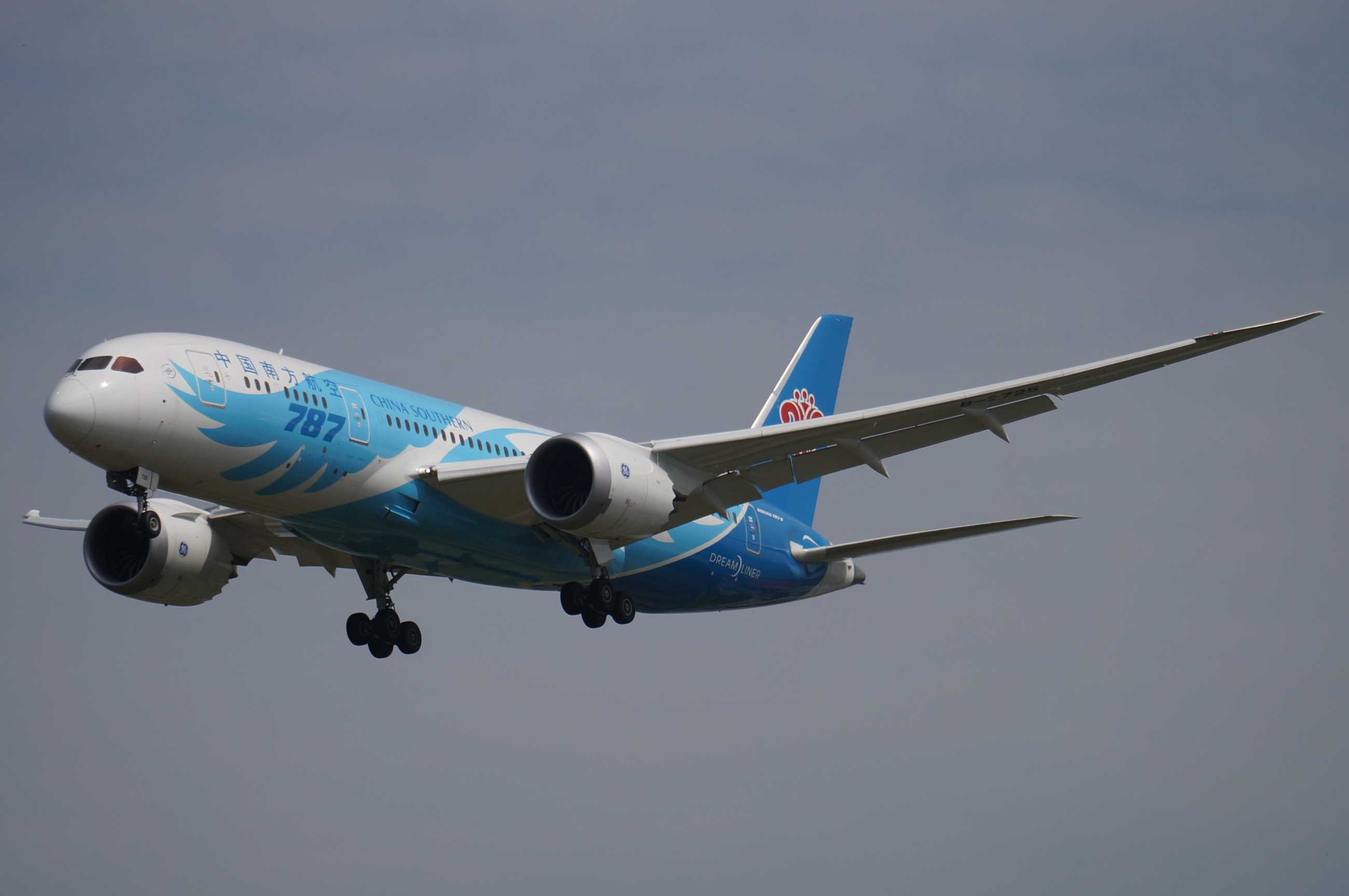 发一批2013年拍的飞机-6306 