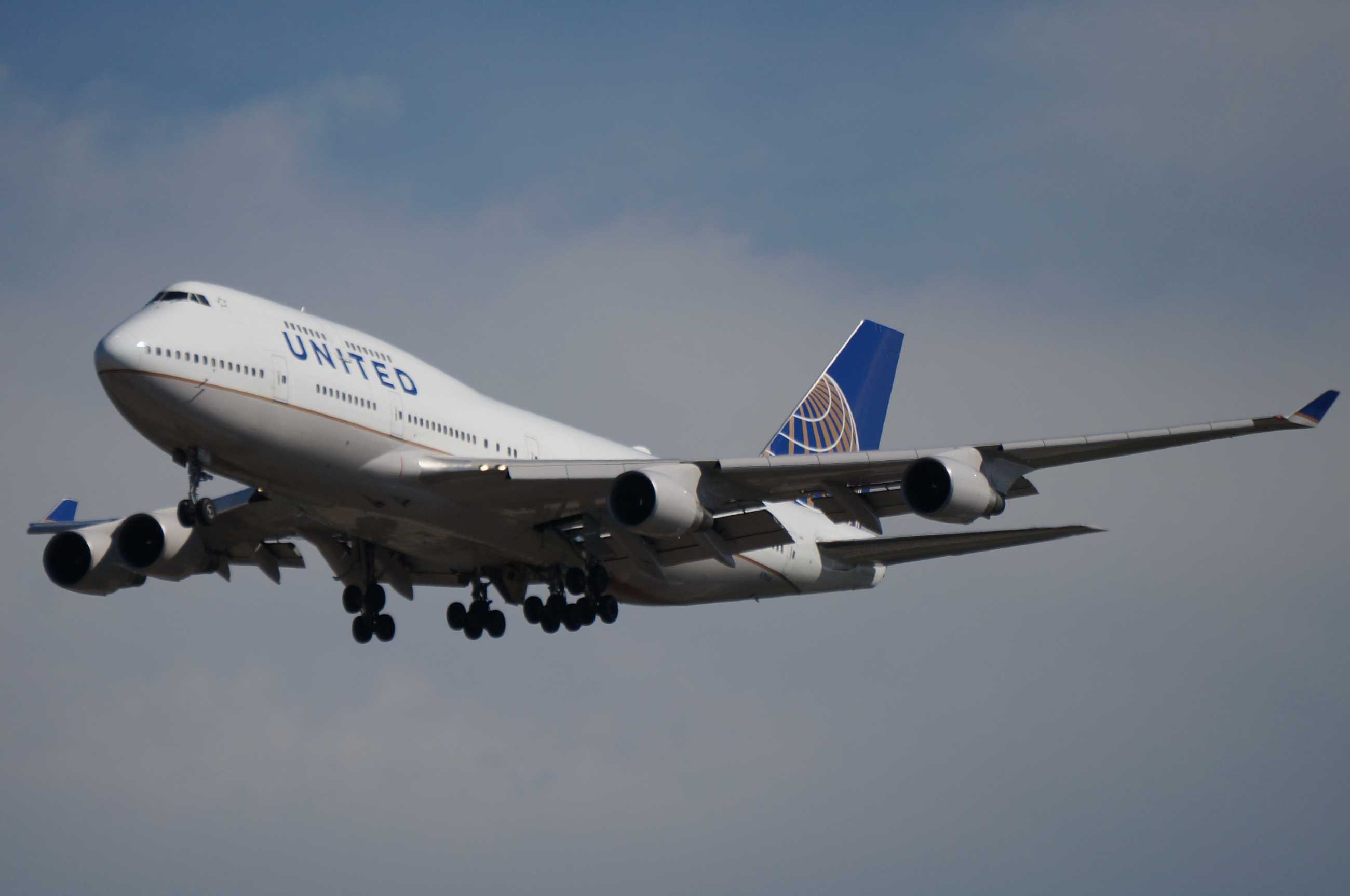 发一批2013年拍的飞机-2129 