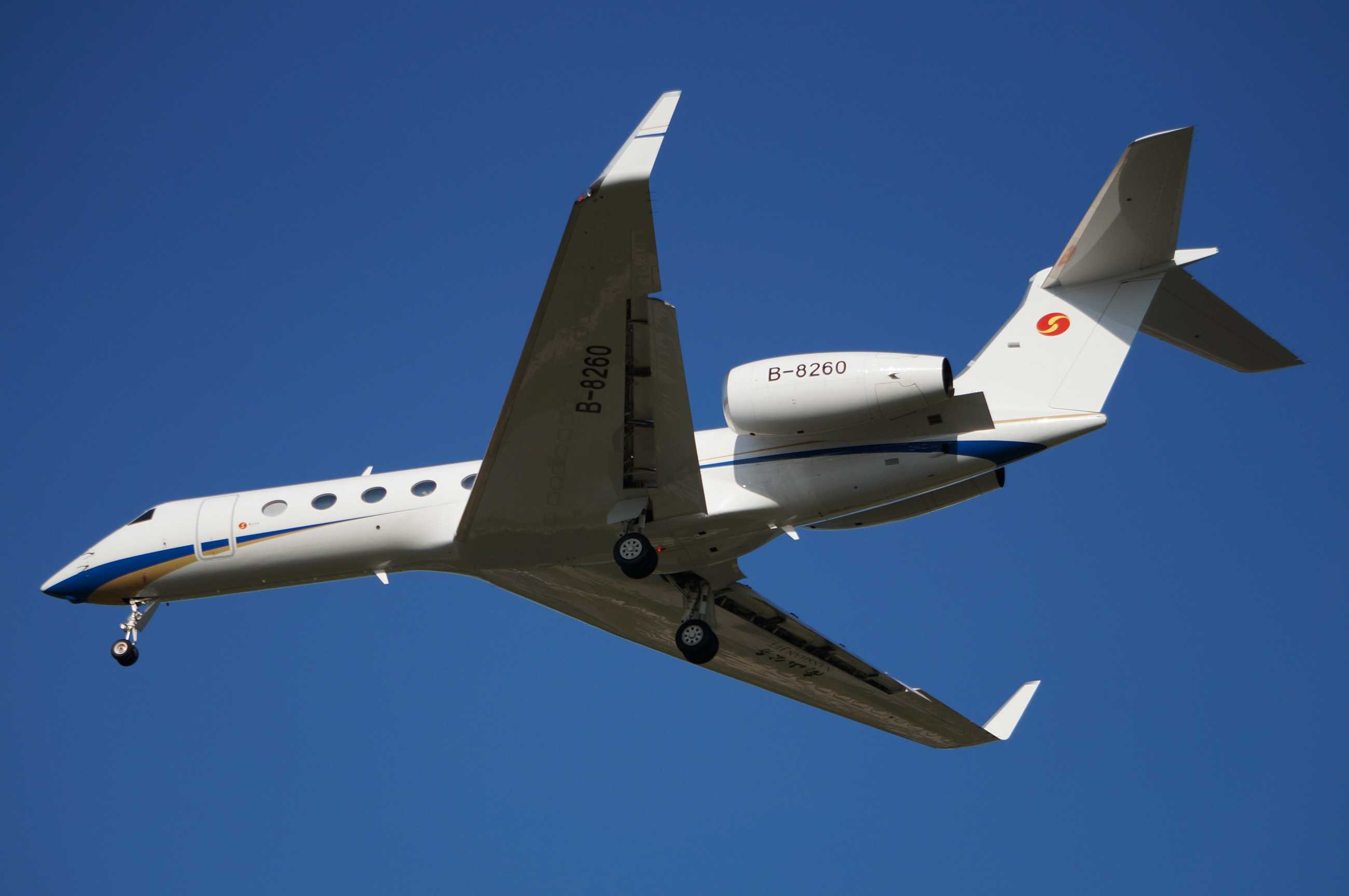 发一批2013年拍的飞机-7530 