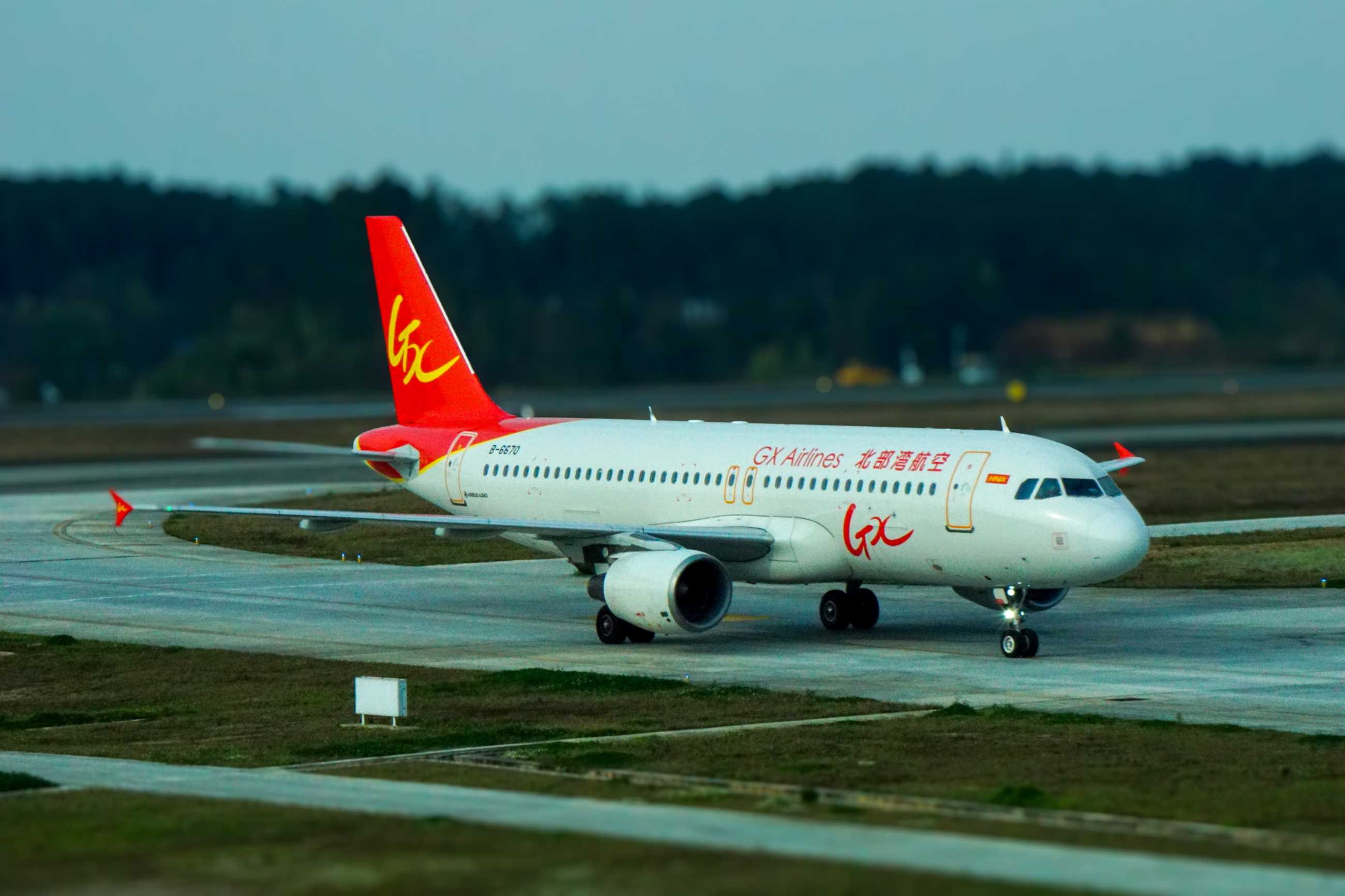 小机场也有拍飞机的快乐-6100 