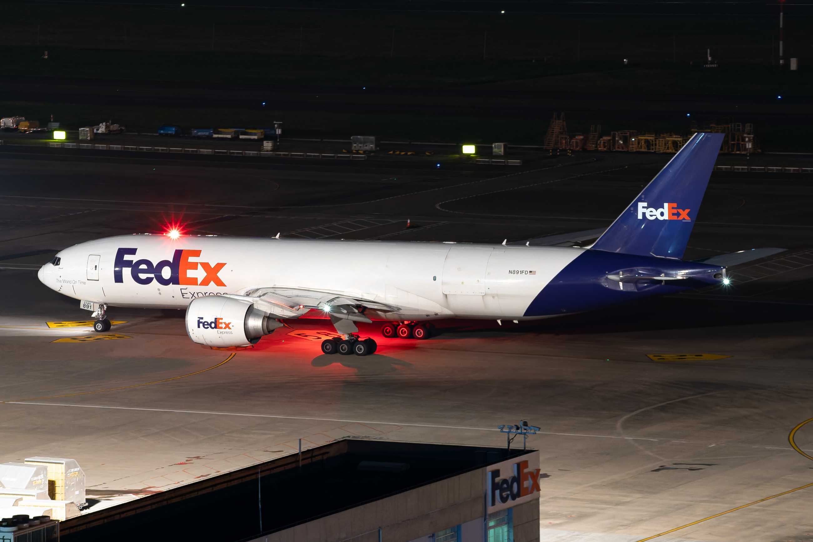 Fedex 77F夜间推出准备起飞-9707 