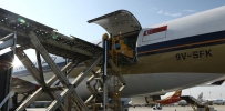 新加坡航空波音747-400货机在青岛